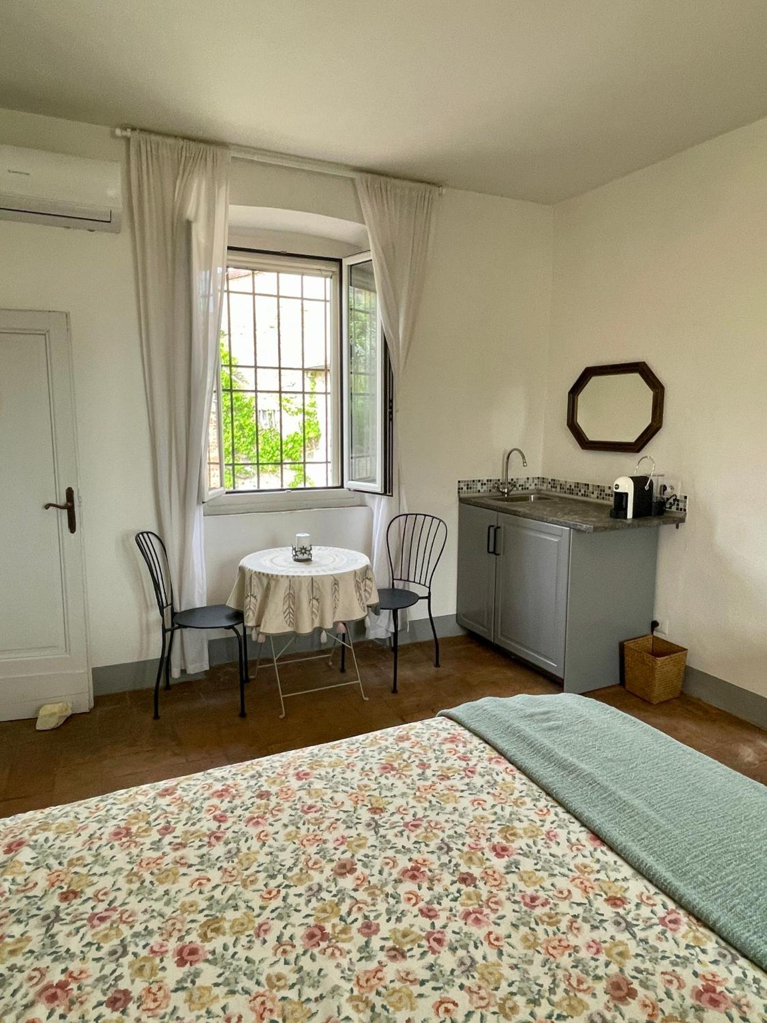 Private Stone Cottage With Starlink & Lake View Tuoro sul Trasimeno Exterior photo